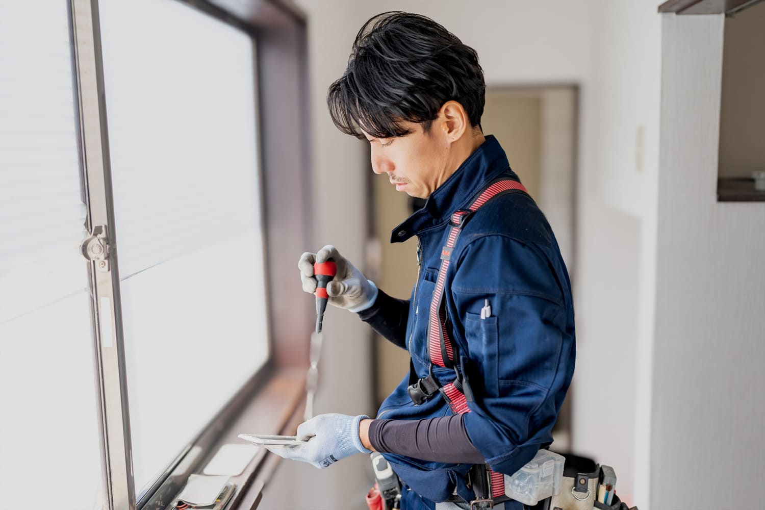 電気通信工事の作業員